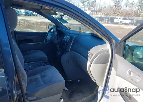 2010 Toyota Sienna Le z USA, uszkodzony, nr VIN 5TDKK4CC9AS315099